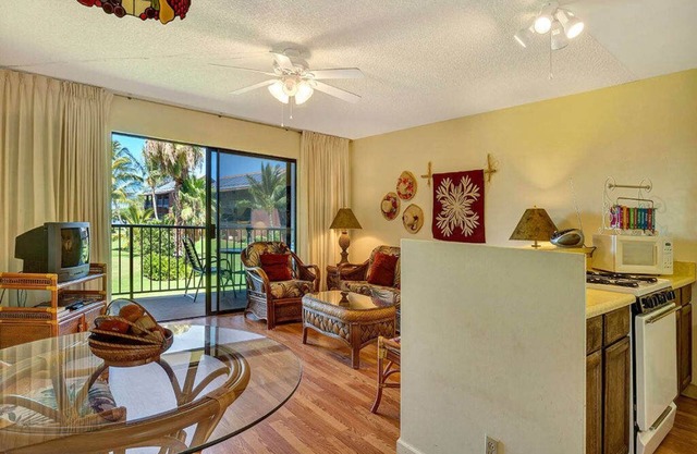 Modern Hawaii w/Lanai, Cable TV, WiFi-#221