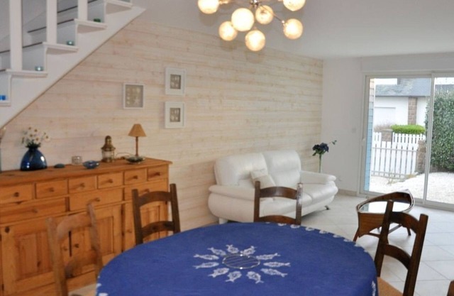 Modern house 100m from the beach in Trégastel