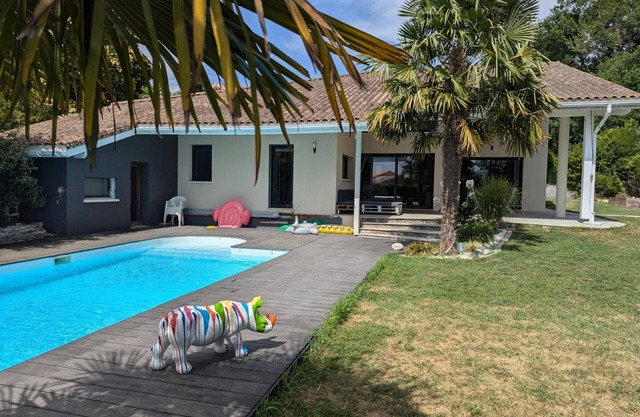 Modern house in Soyaux with private pool and parking