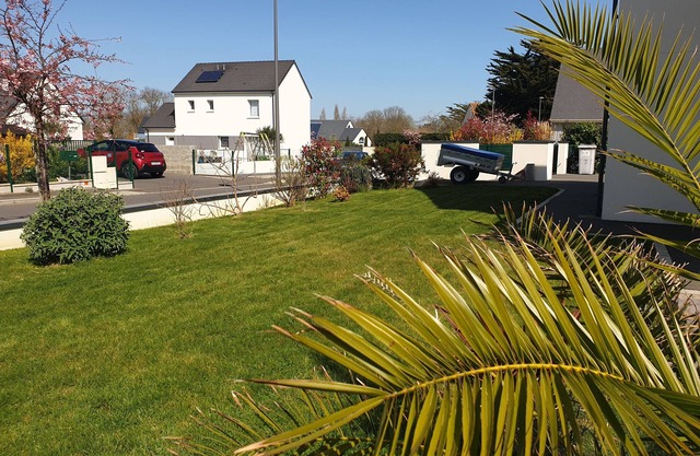 Modern house with garden and terrace, 5 minutes from the beach