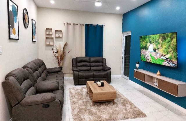 Modern Lofts 2 BR Apartment in Kingston