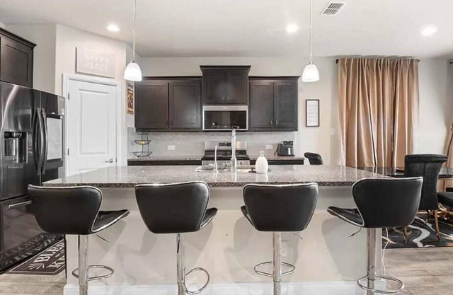 Modern Luxury 4BD Home Near Dallas TX