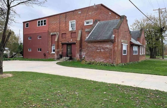 Modern Oasis in Historic 1 BR Apt