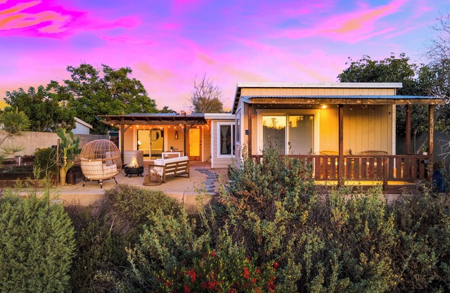 Modern Oasis/Spa with Casita and Spacious Yard