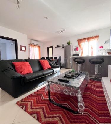 Modern Spacious 2BD Penthouse with 2 Terraces - Close to Luqa Airport