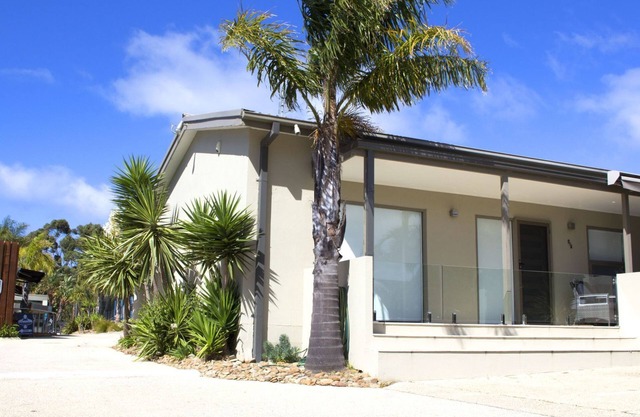 Modern, spacious apartment within walking distance to everything in Anglesea🔆🐠