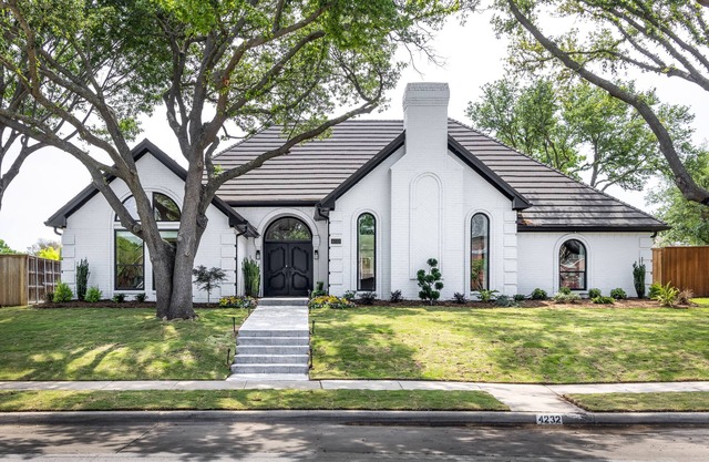 Modern, Spacious Pool Home in Plano