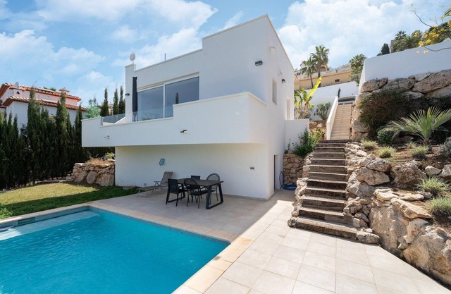 Modern Stay near Monte Solana