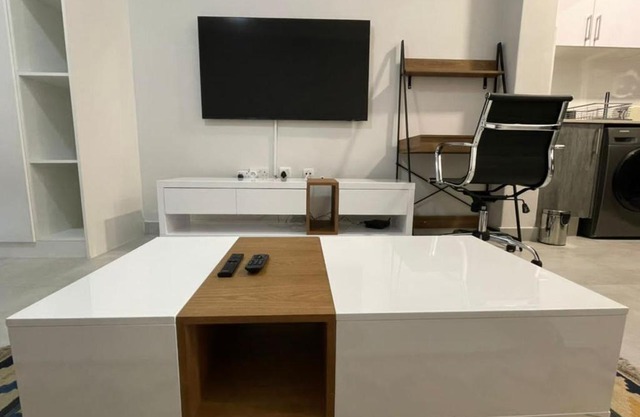 Modern Studio Apartment - H103