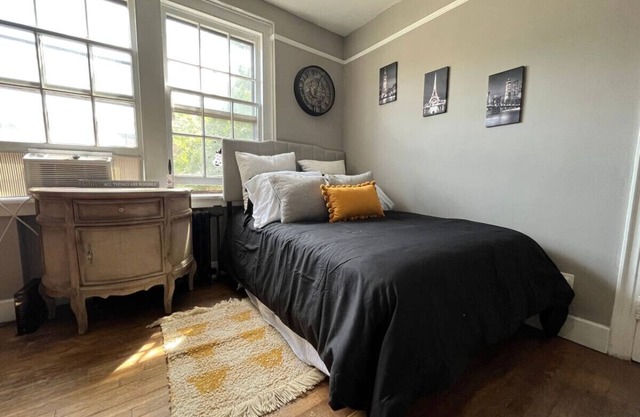 Modern Studio Stay On Howe