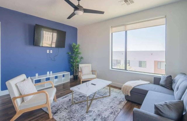 Modern Tempe 2BD with Pool Gym Parking WD can Sleeps 6!
