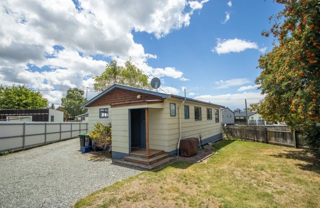 Modern Twizel Escape