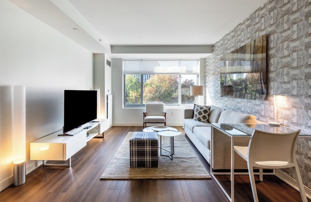 Modern Two Bedroom with Views in Cambridge