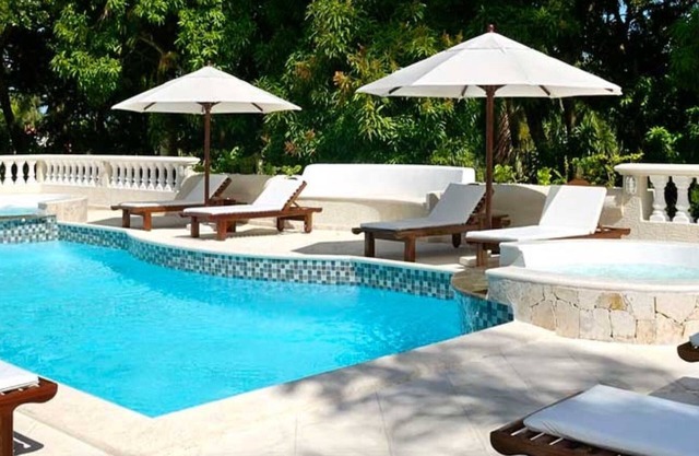 Modern Villa , swimming pool all amenities, beach nearby.
