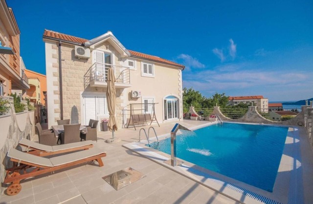 Modern villa with sea view and pool