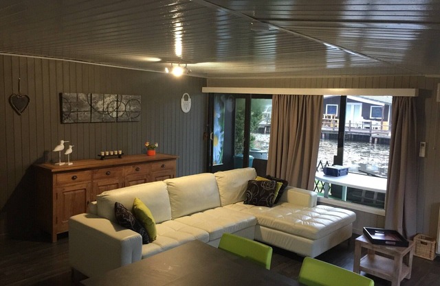 Modern waterfront chalet
