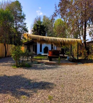 Moderna Cabaña con tinaja caliente