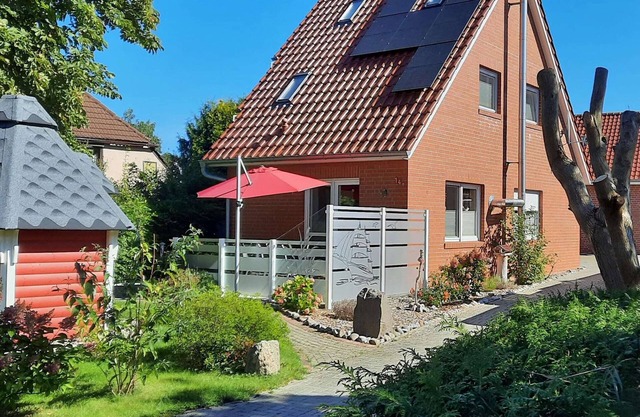 Modernes Ferienhaus mit Sauna in Wiek am Meer