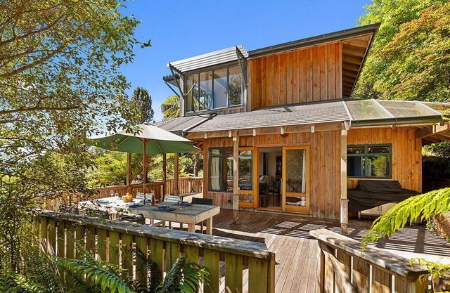 Moetu Lodge - Pukawa Bay Holiday Home