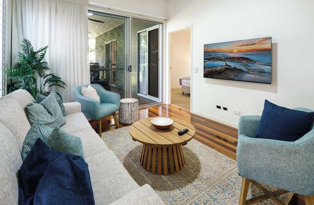 Moffat Beach Magic: Family and Pet Friendly Oasis
