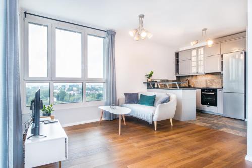 Mogilska Tower Apartments near Tauron Arena by InPoint
