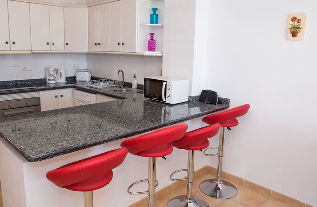 MOJACAR BELLA - Two Bedroom Apartment, Sleeps 6