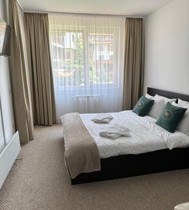 MonarX Suites