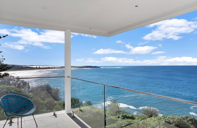 Monash Beach House - Oceanfront