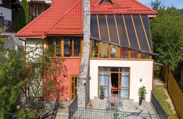 Mont' Arte - Private Art Retreat Vacation Home