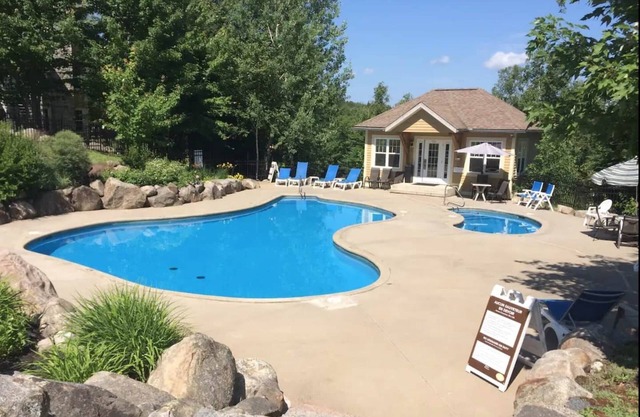 Mont-Blanc Ski In/Out Condo with Pool and Beach Access (131-6)