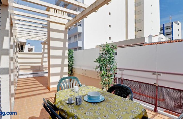 Monte Gordo Downtown by Homing