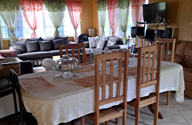Montego Villa Suite A-2 Montego Bay with WiFi, AC