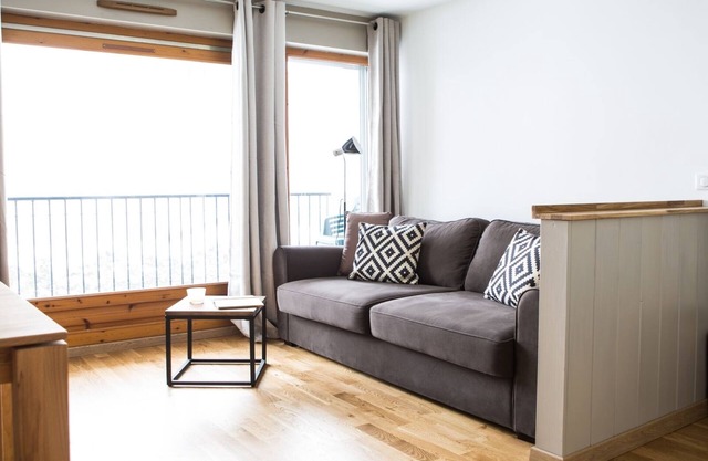 Montenvers B11 is a smart contemporary alpine apartment with mountain views