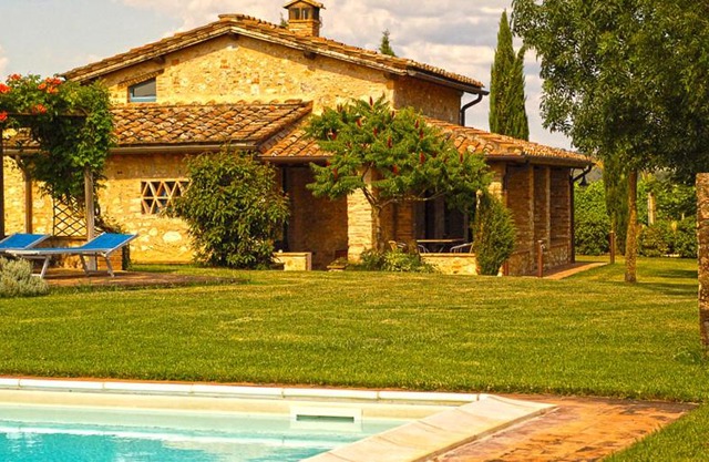 Monteriggioni Villa Sleeps 6 Pool WiFi