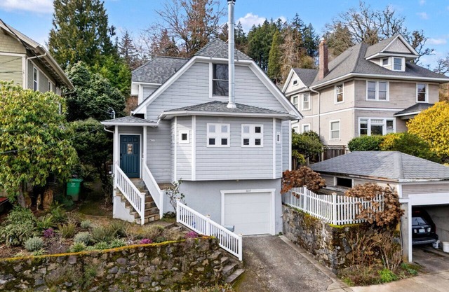 Monthly Rental - Modern Hillside Retreat with Stunning Views & Easy City Access