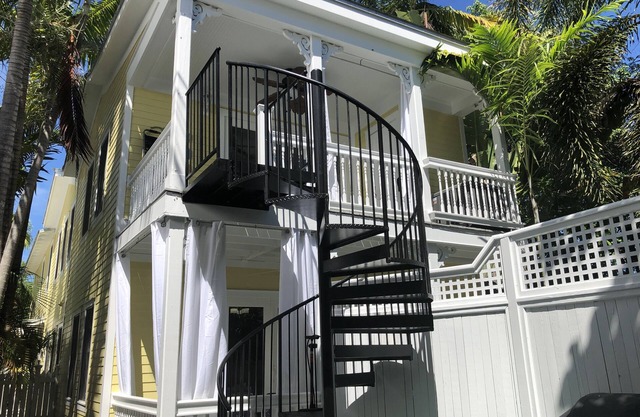MONTHLY RENTAL, Old Town Duplex, private backyd, SUMMER DEALS, 2 BR/2 BA,pets ok