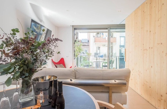 Monthly rentals: Lovely apt. w/big terrace
