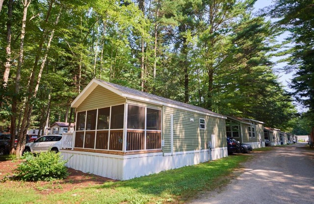 Moody Beach Camping Resort 28 ft. Park Model 4