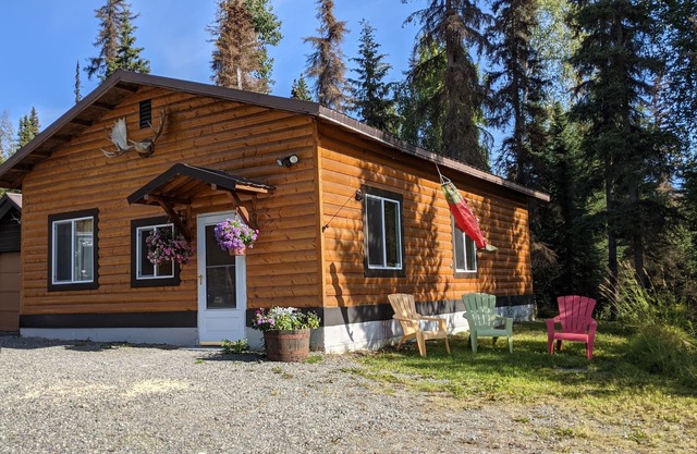 Moose Crossing Lodge - Sport Fishing Paradise - Famous Kenai River, Alaska
