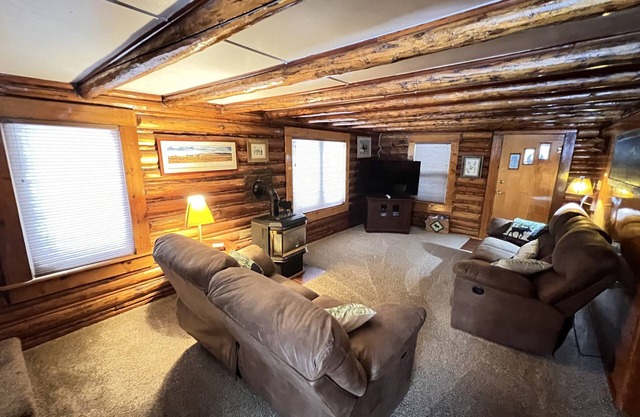 Moose Haven Vacation Log Home.
