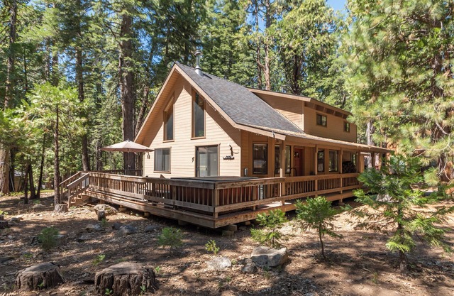 Moose Lodge- Sleeps 12