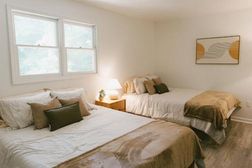 "Morning View 4” Cozy Modern Stay - College/Hiking