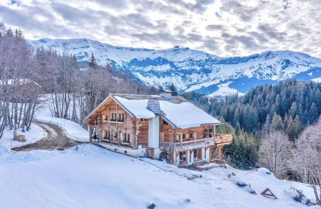 Mountain chalet for 12 people with 360° view of the Mont Blanc massif