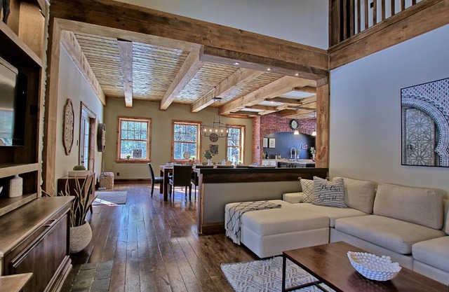 Mountain Cottage - Spa, Pool & Poker Room