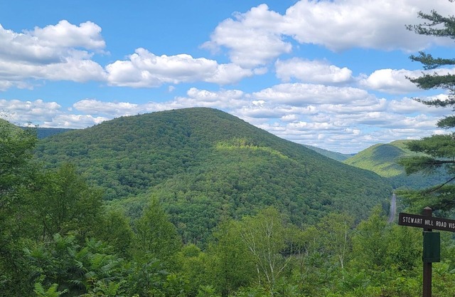 Mountain Retreat with access to ATV Trails!