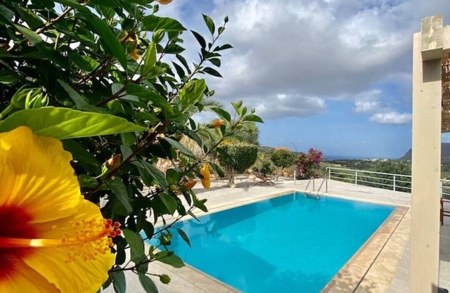 Mountain side oasis with view and pool