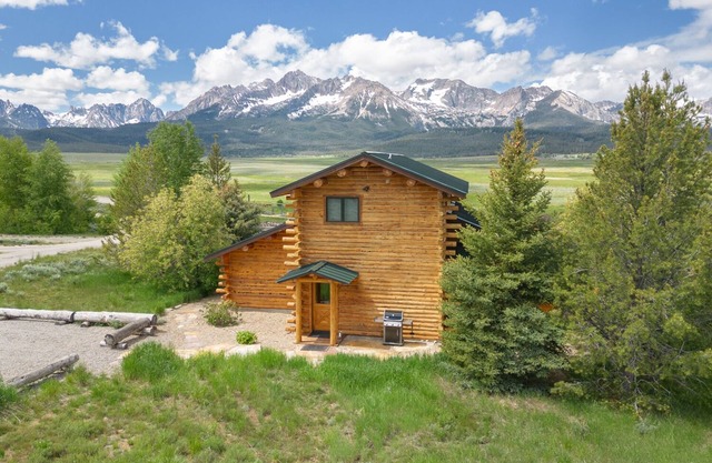 Mountain View Home - Spectacular Sawtooth Mountain Views