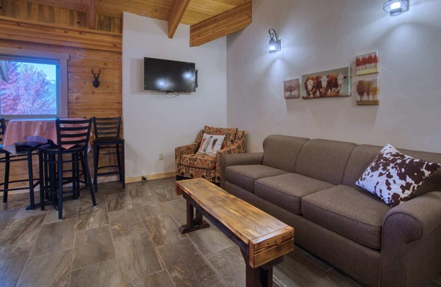 Mt. Joseph Lodge in Downtown Joseph: Unit #6