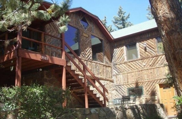 Mtn Home 3200 SF, 2 Acres, Decks, Bar, Foosball, Spa Bath, Firepit, Views!