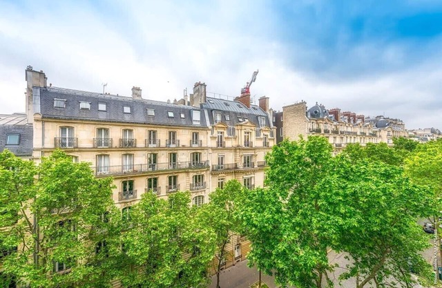Muette - Lamartine 1bdr by B'Your Home